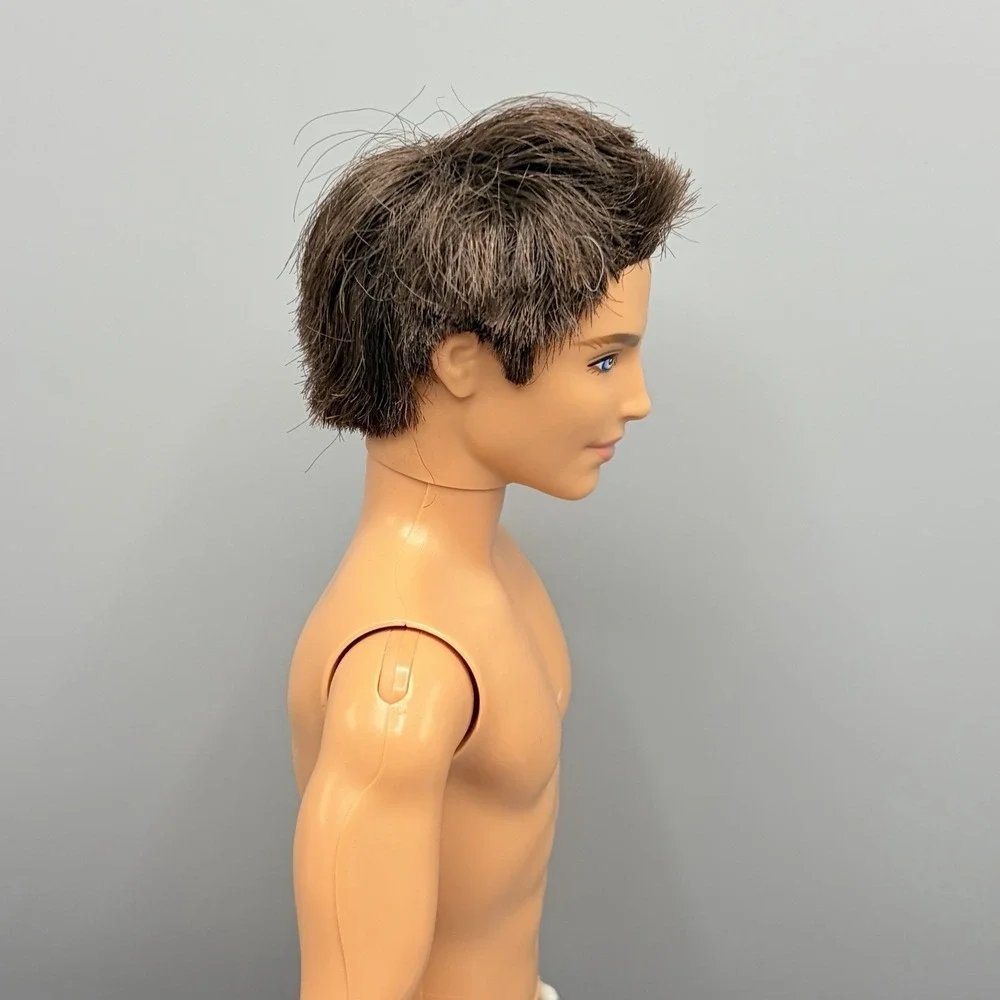 Barbie Fashionistas Swappin Style Sporty Ken Ryan Doll 2010 Brunette Articulated